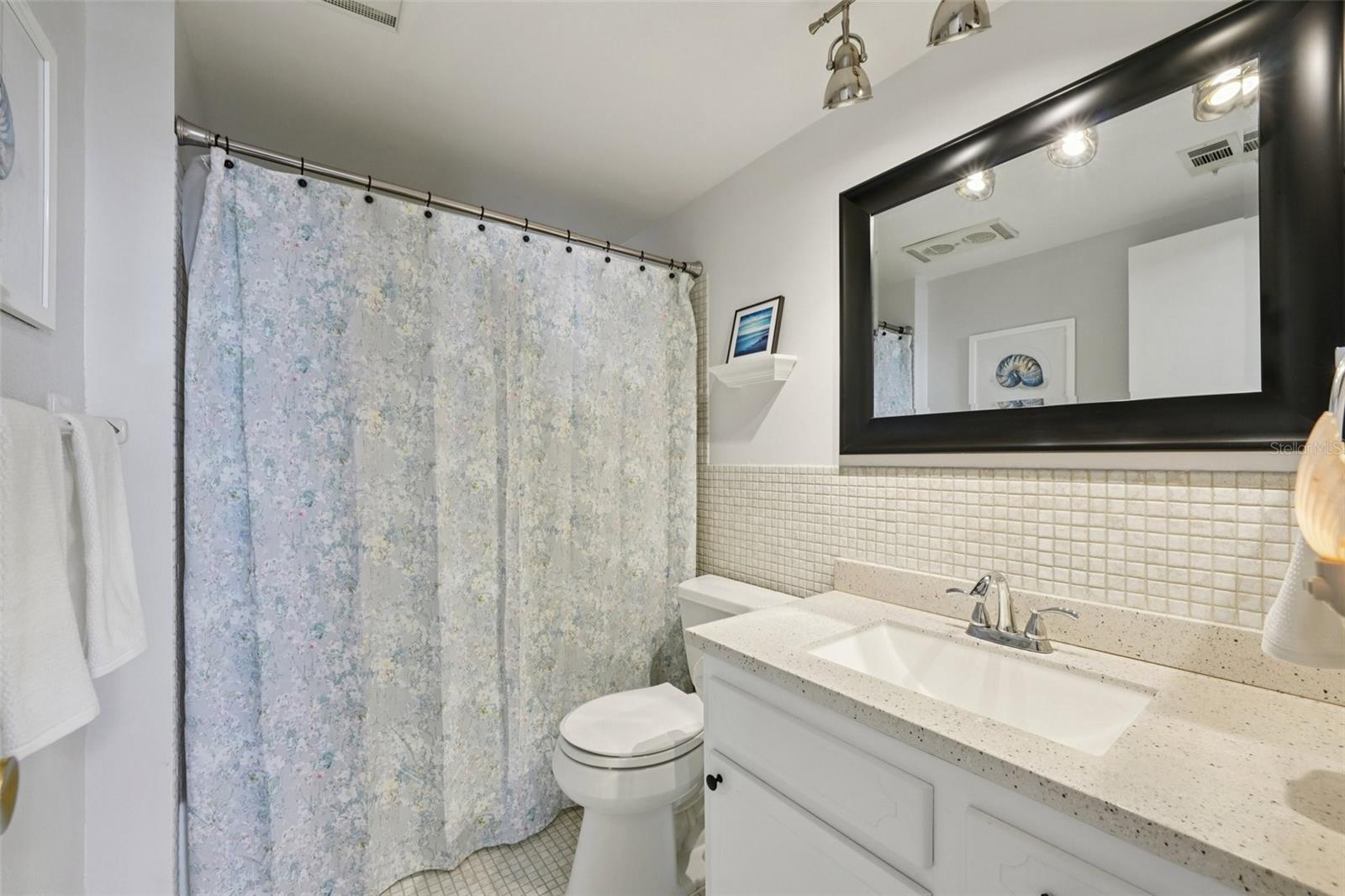 SHORE CREST BLDG - Residential