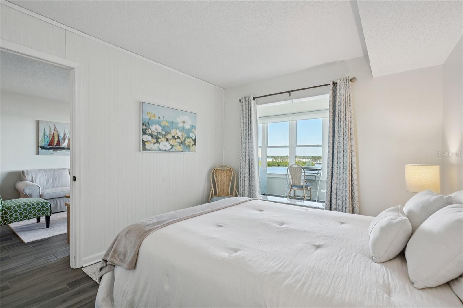 SHORE CREST BLDG - Residential