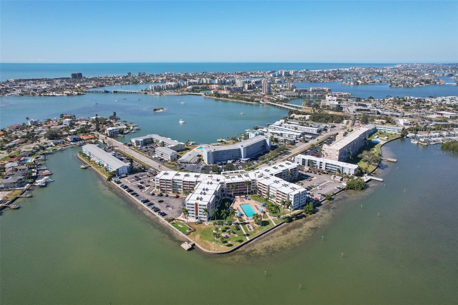 SHORE CREST BLDG - Residential