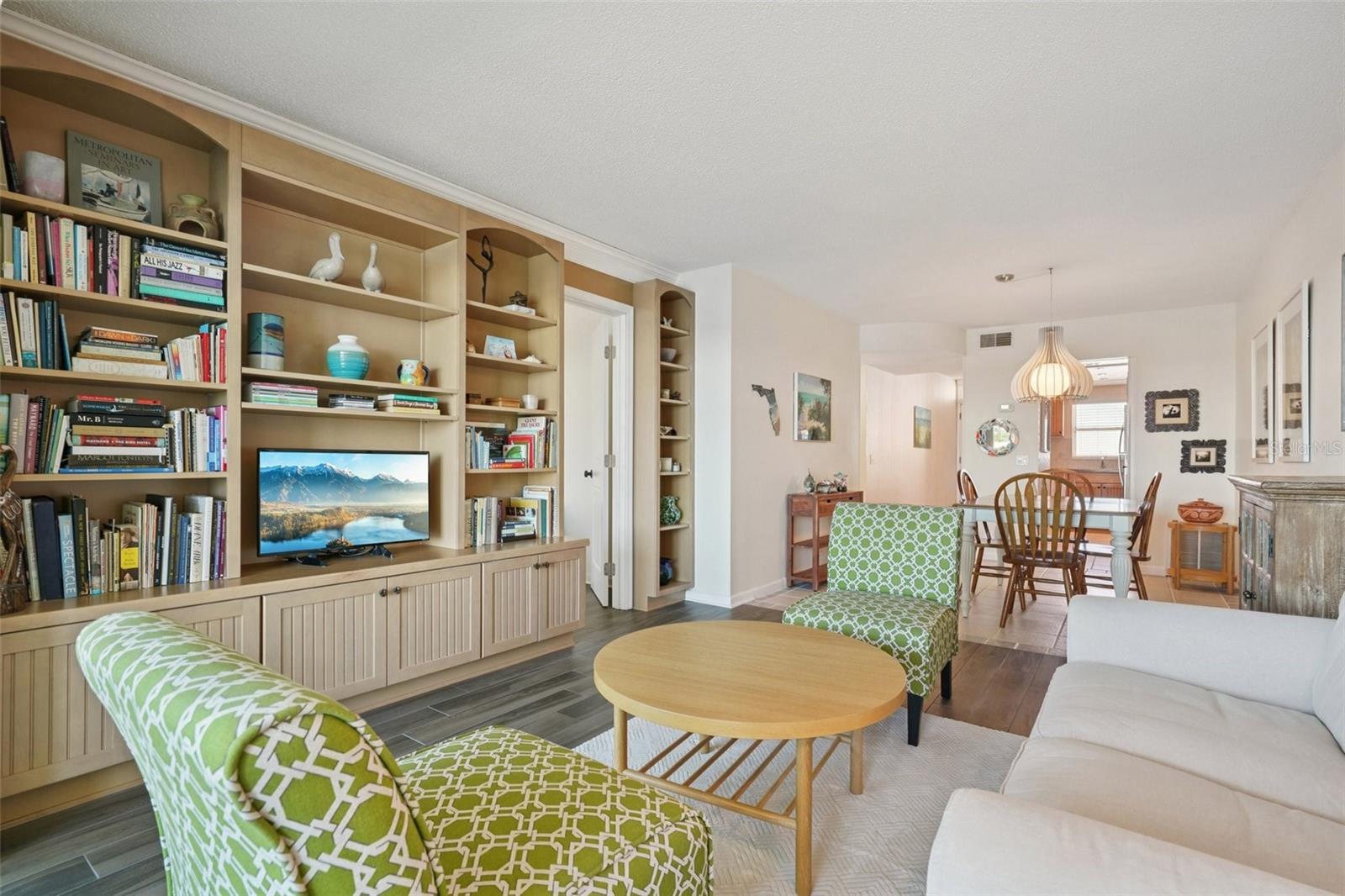 SHORE CREST BLDG - Residential