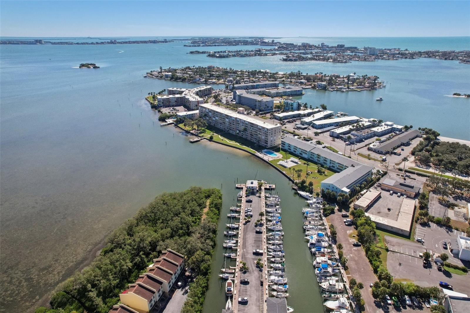 SHORE CREST BLDG - Residential