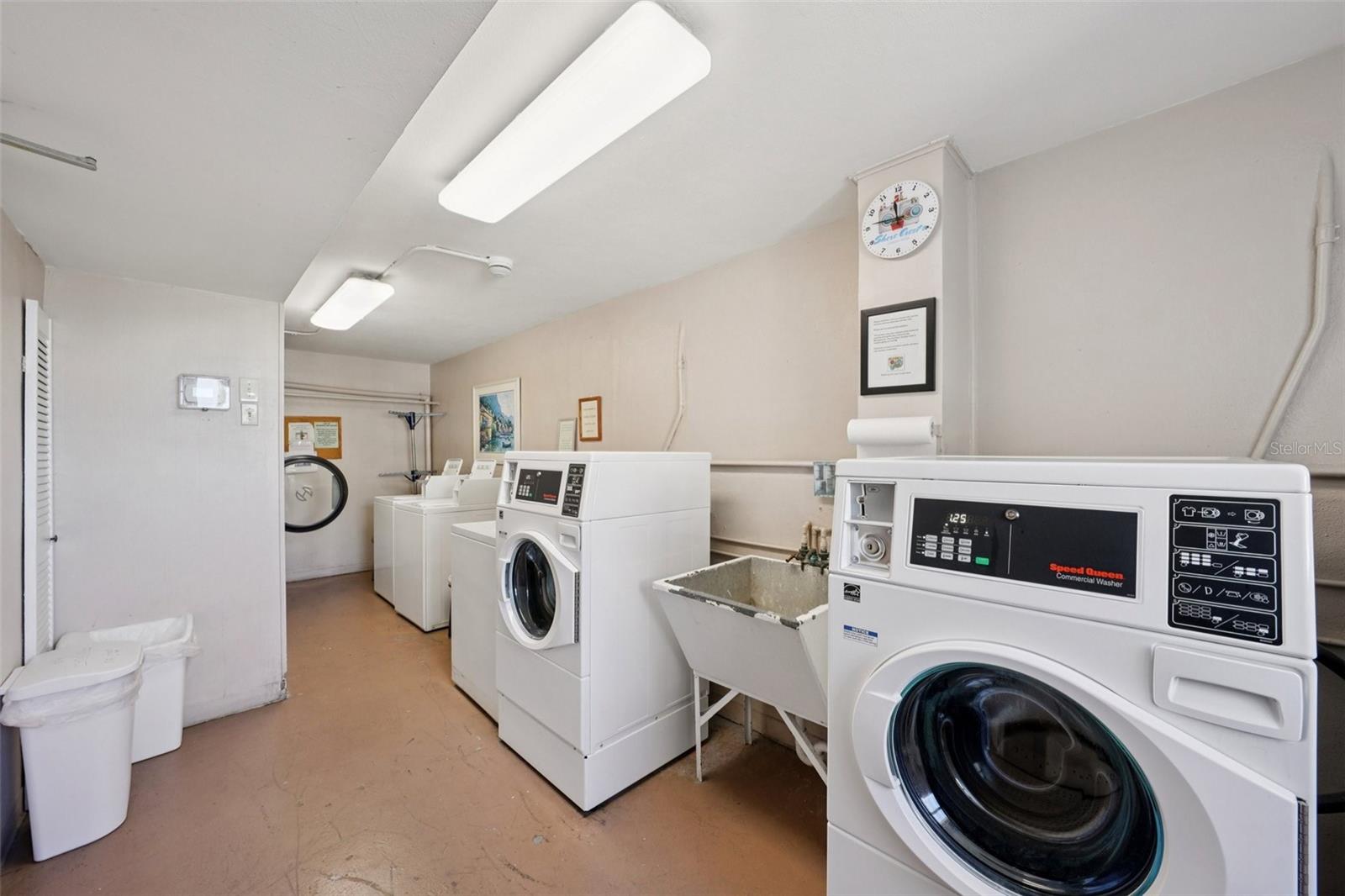 SHORE CREST BLDG - Residential