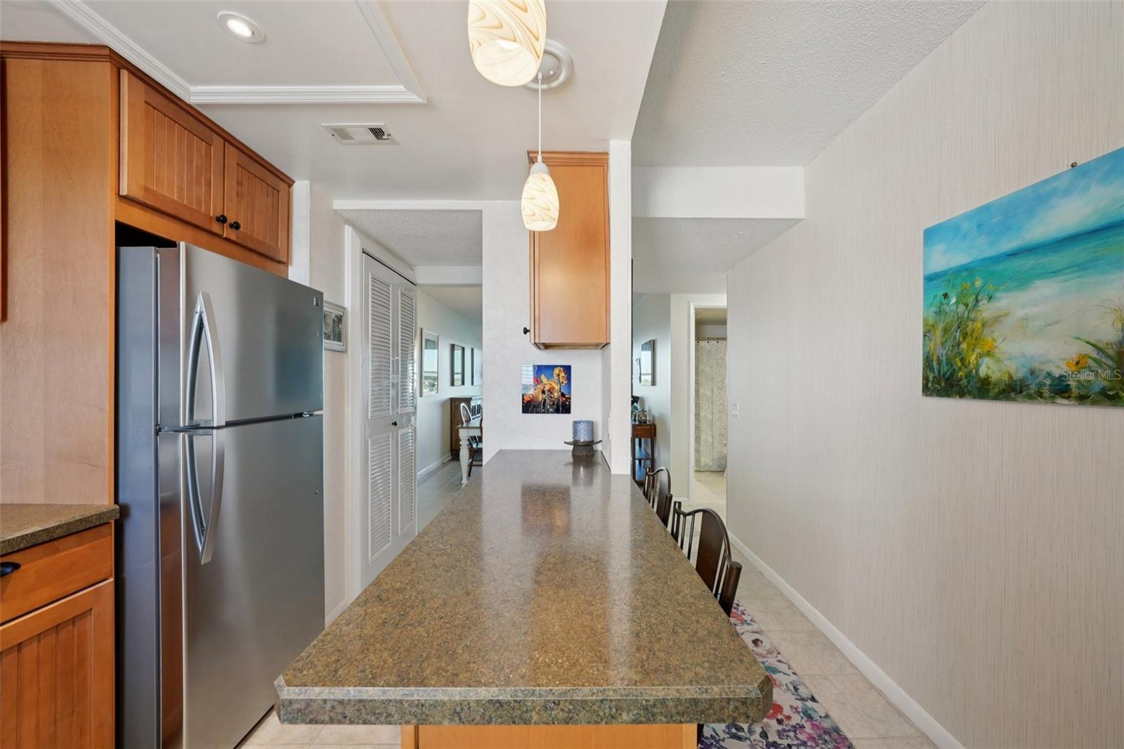 SHORE CREST BLDG - Residential