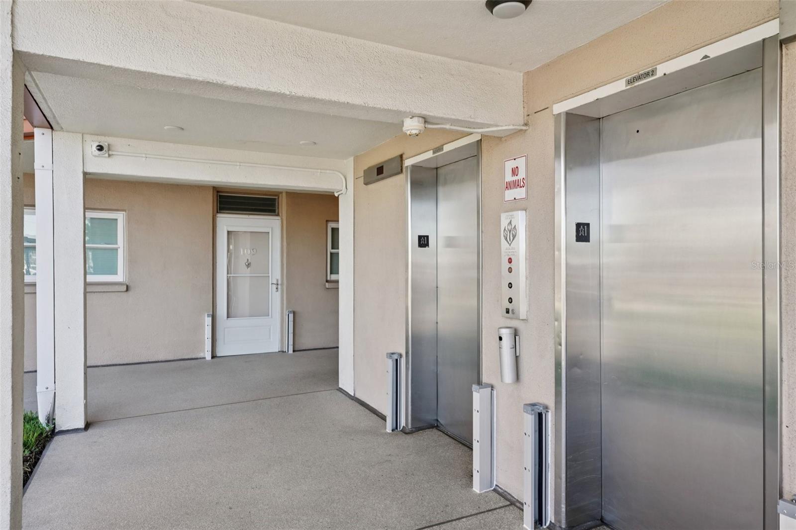 SHORE CREST BLDG - Residential