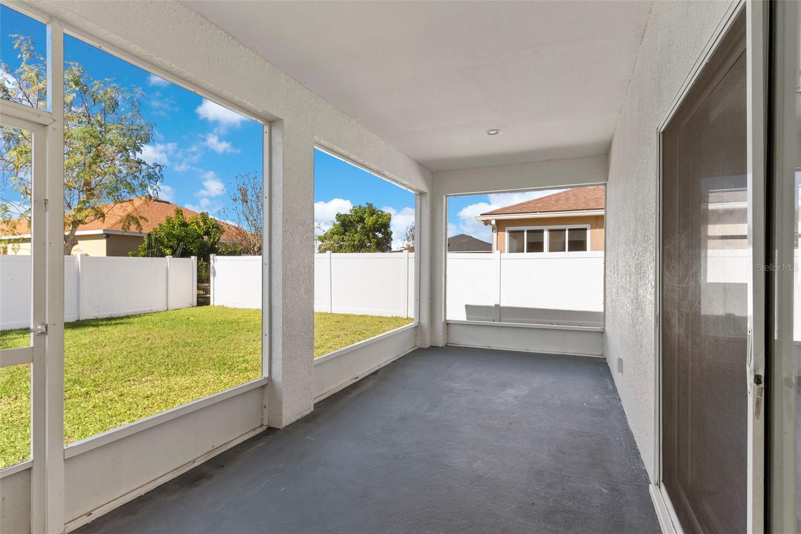 MANDOLIN 02 - Residential