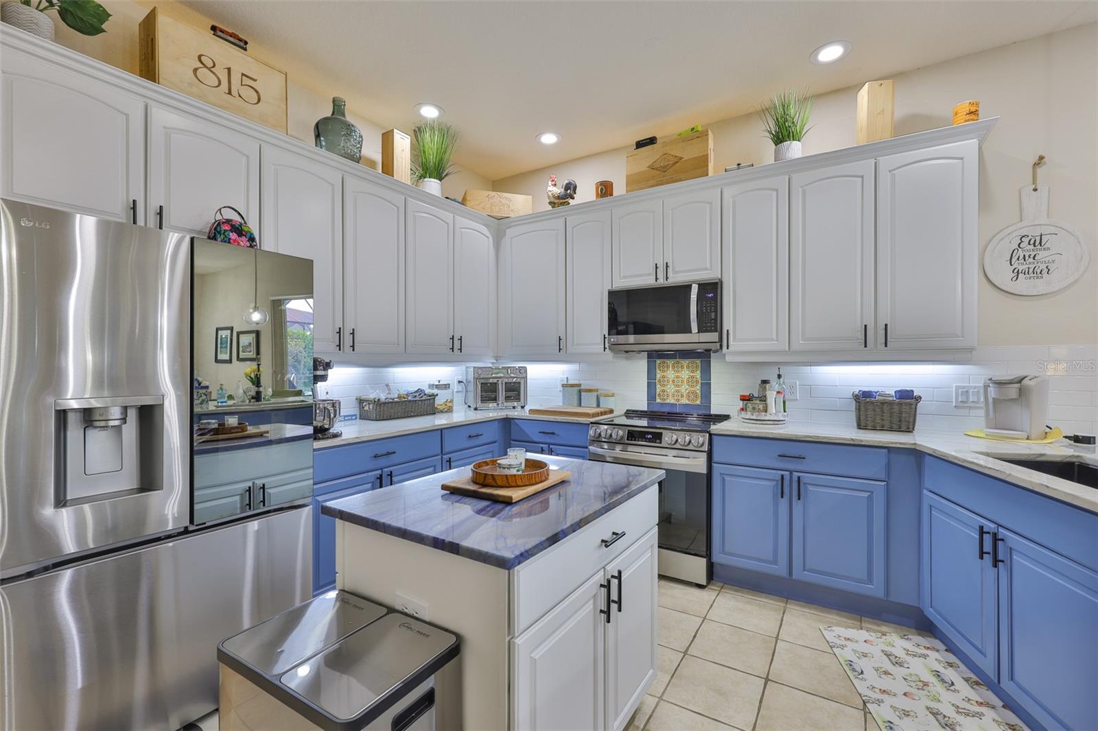 LA PALOMA VILLAGE UNIT 2 PH - Residential