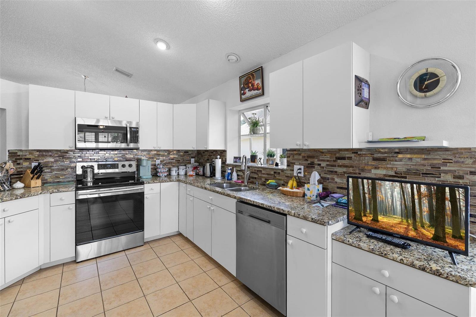 SILVERTHORN PH 3 - Residential Lease