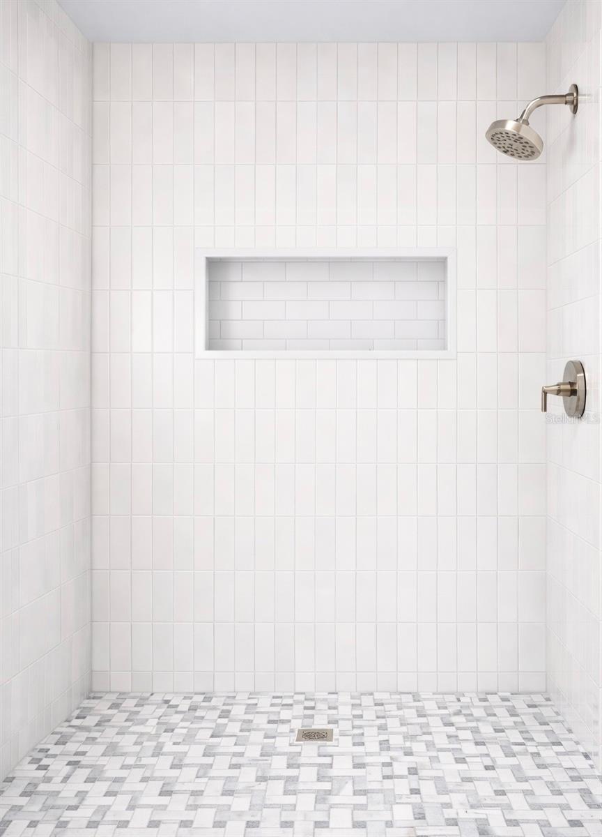 SUNSET PARK - Residential Lease
