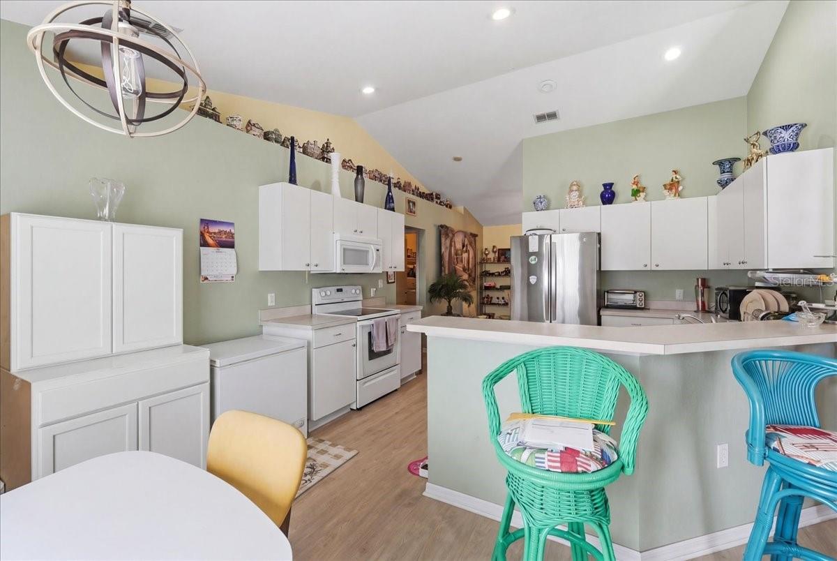 DINNER LAKE SHORES PH 01 - Residential