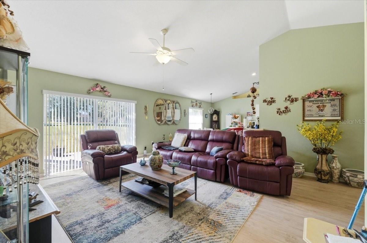 DINNER LAKE SHORES PH 01 - Residential