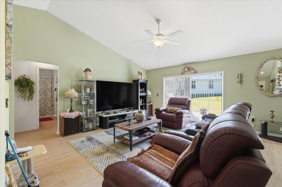 DINNER LAKE SHORES PH 01 - Residential
