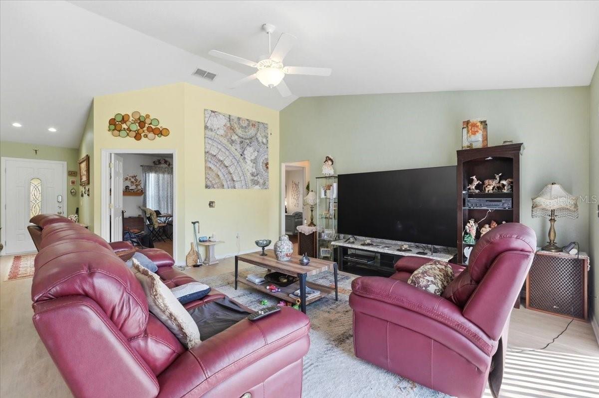 DINNER LAKE SHORES PH 01 - Residential