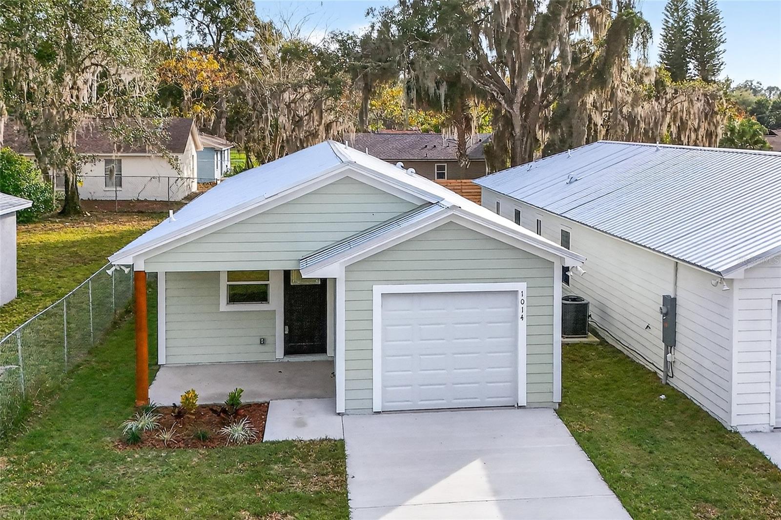 EUSTIS HOGANS SUB - Residential