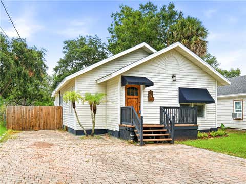 Photo of 813 Live Oak Street, New Smyrna Beach, FL 32168 (MLS # NS1088932)