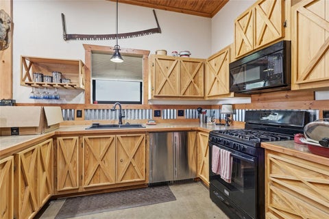 Tiny photo for 11131 NE 35th Street, Bronson, FL 32621 (MLS # GC539340)