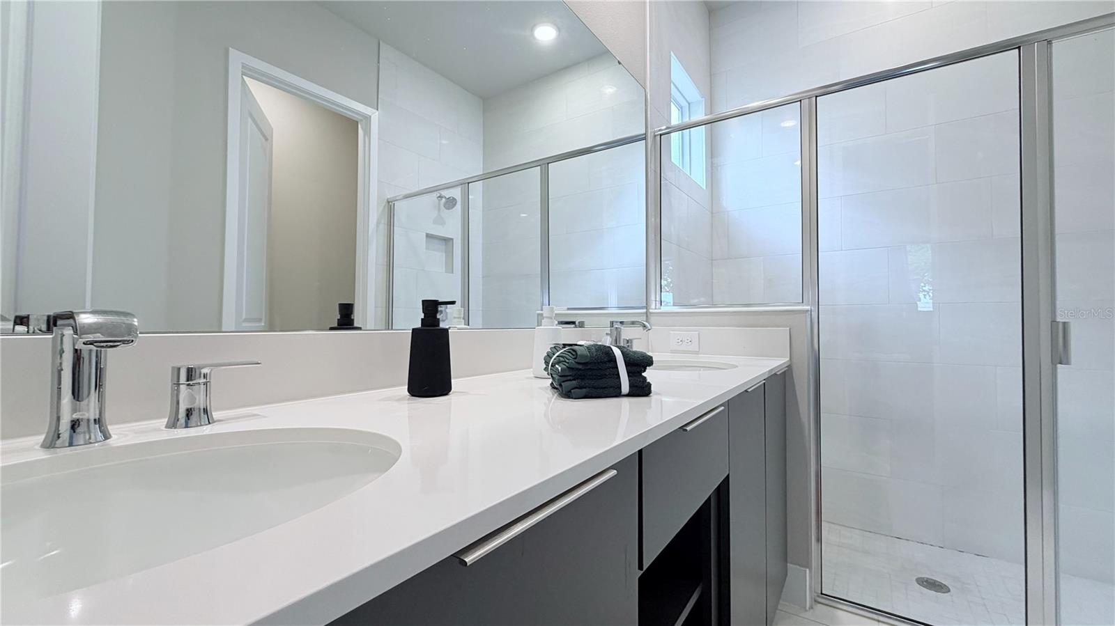 SPECTRUM AT REUNION CONDO PH 13 - Residential