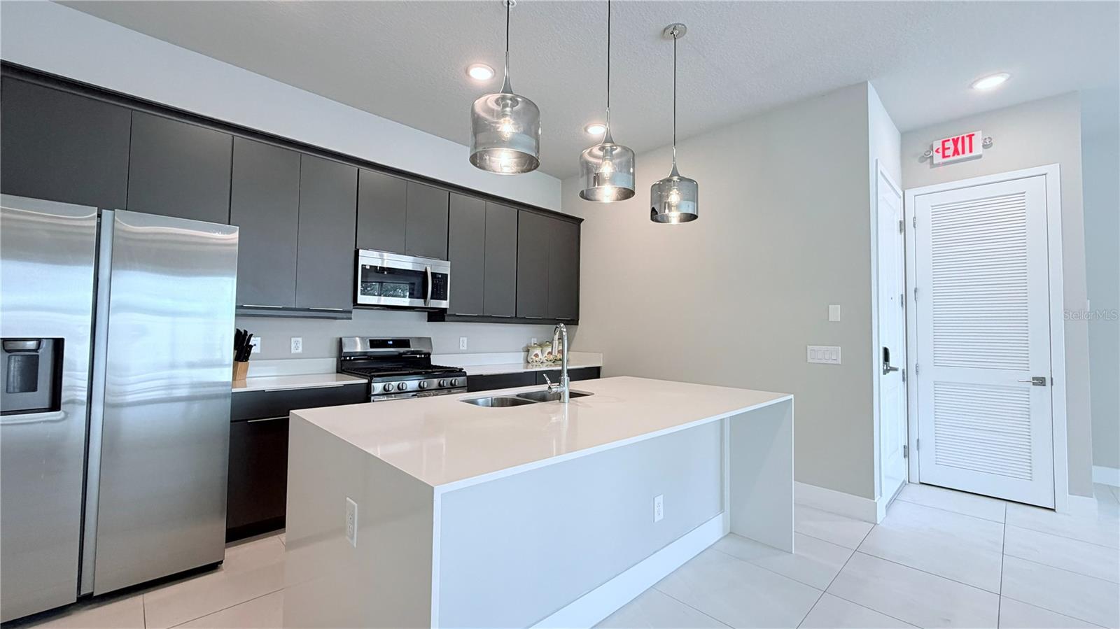 SPECTRUM AT REUNION CONDO PH 13 - Residential