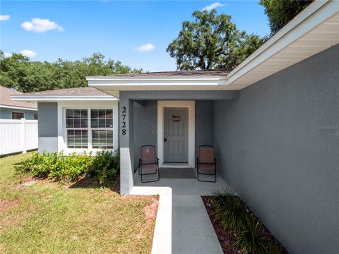 A home in LAKELAND