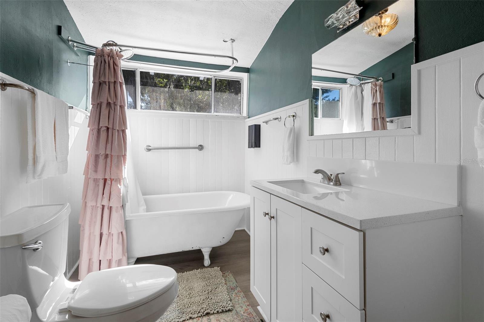 MOUNT DORA TREMAINS - Residential