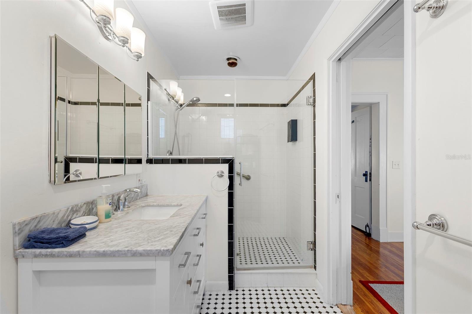 MOUNT DORA TREMAINS - Residential