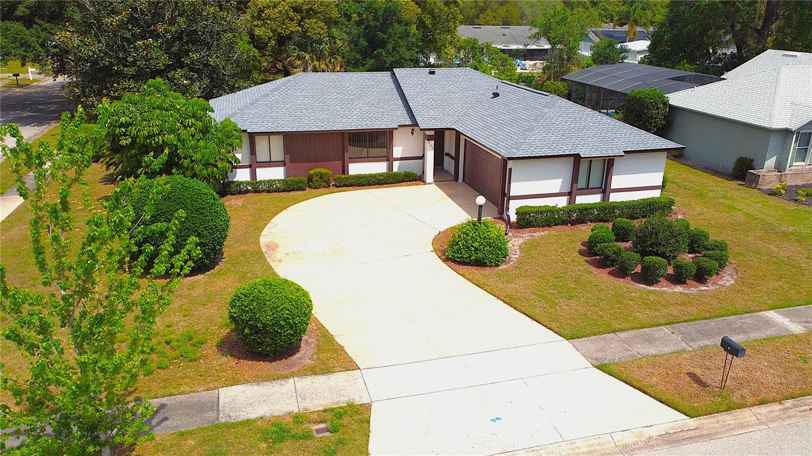 2100 SHIREWOOD COURT