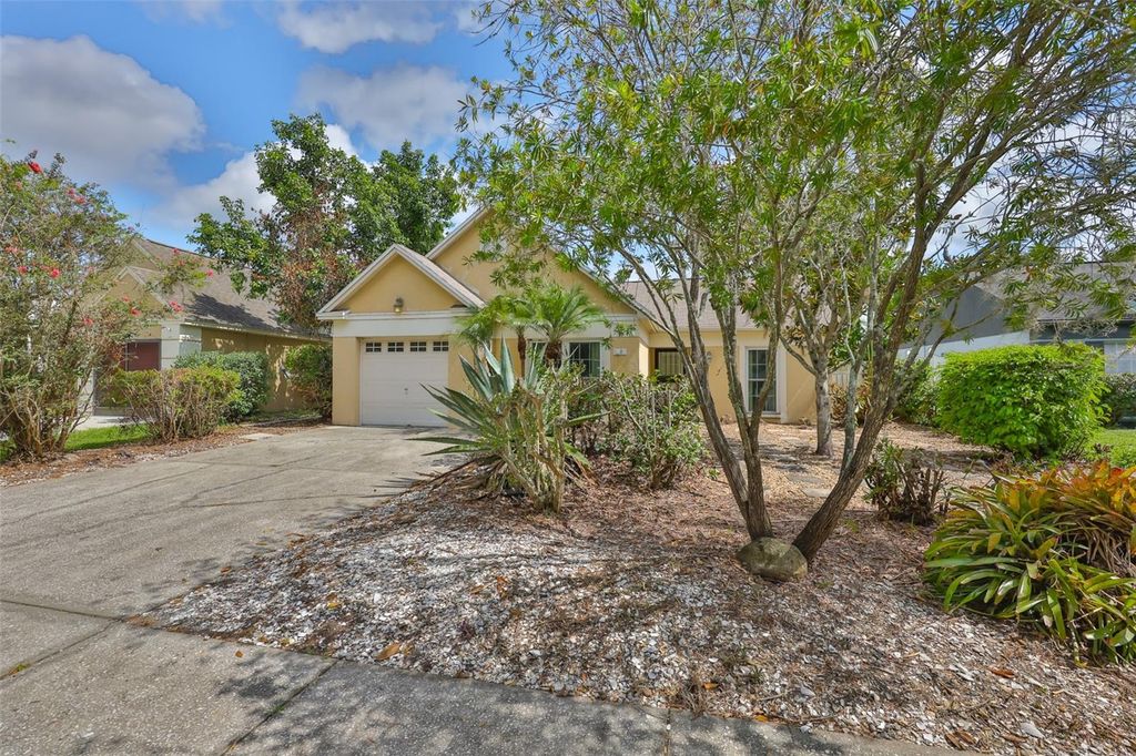 Photo of 1006 Pleasant Pine Court, Valrico, FL 33596 (MLS # TB8431538)