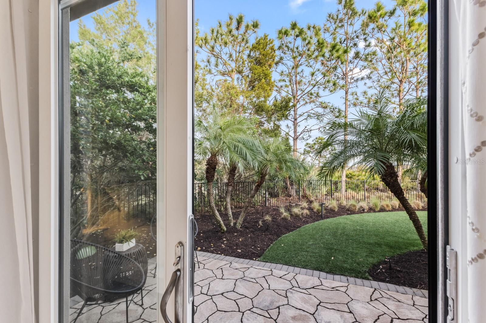 LAKE CLUB - Residential