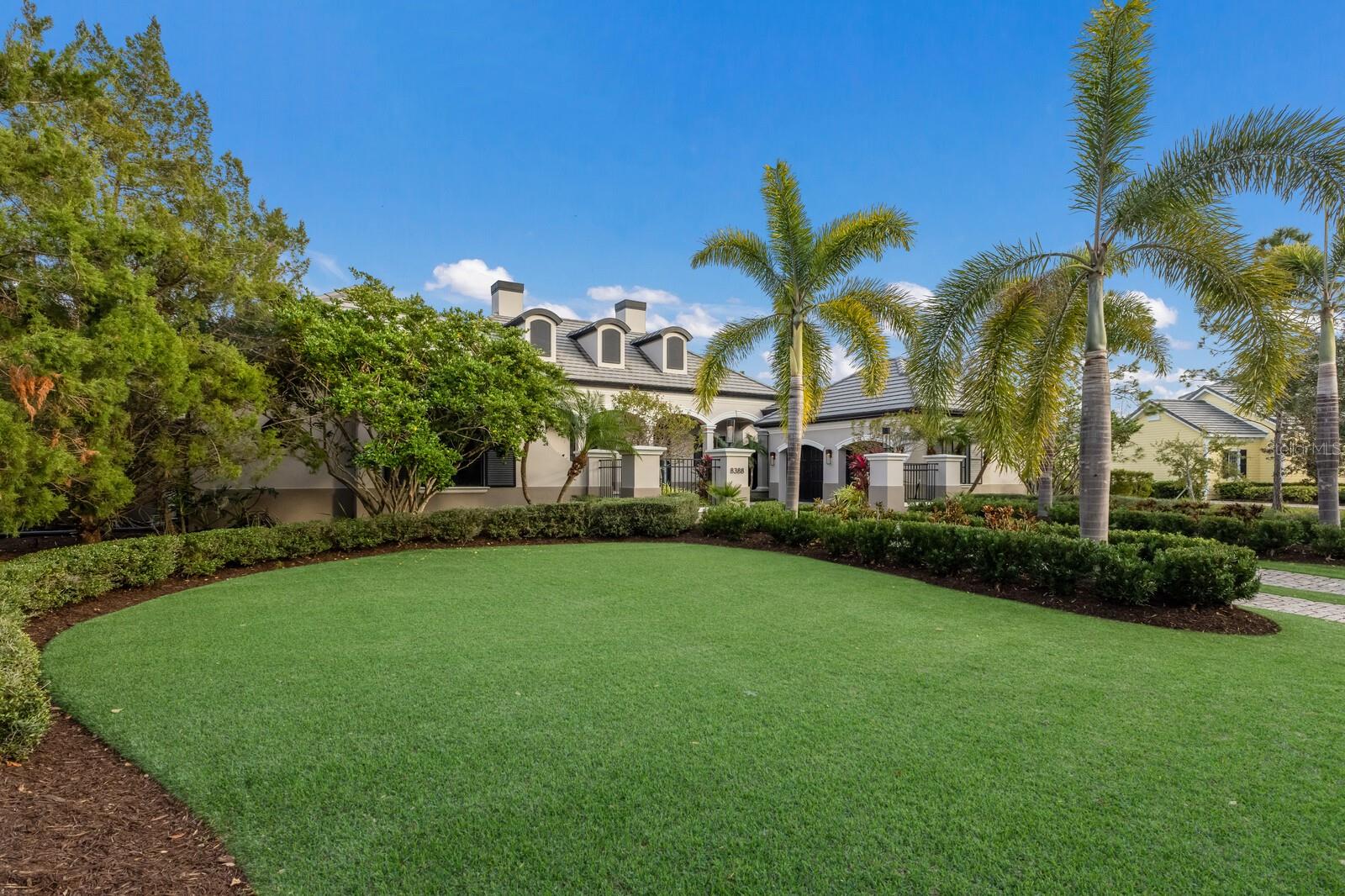 LAKE CLUB - Residential