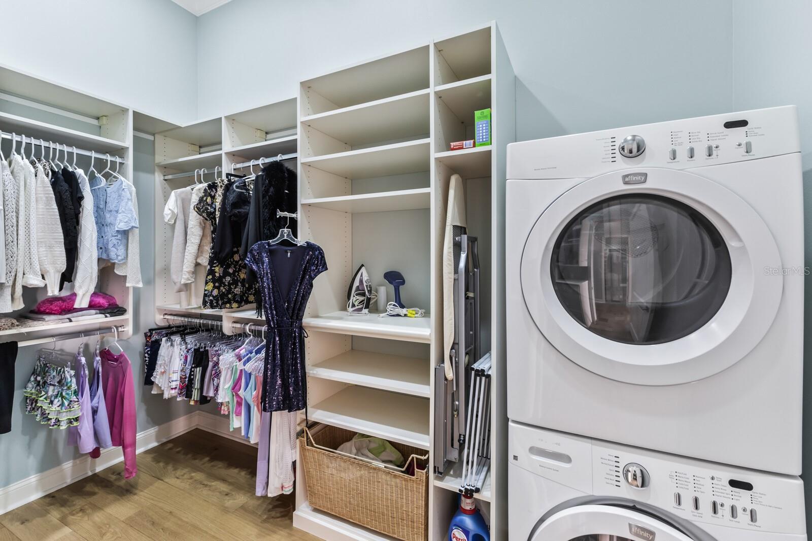 LAKE CLUB - Residential