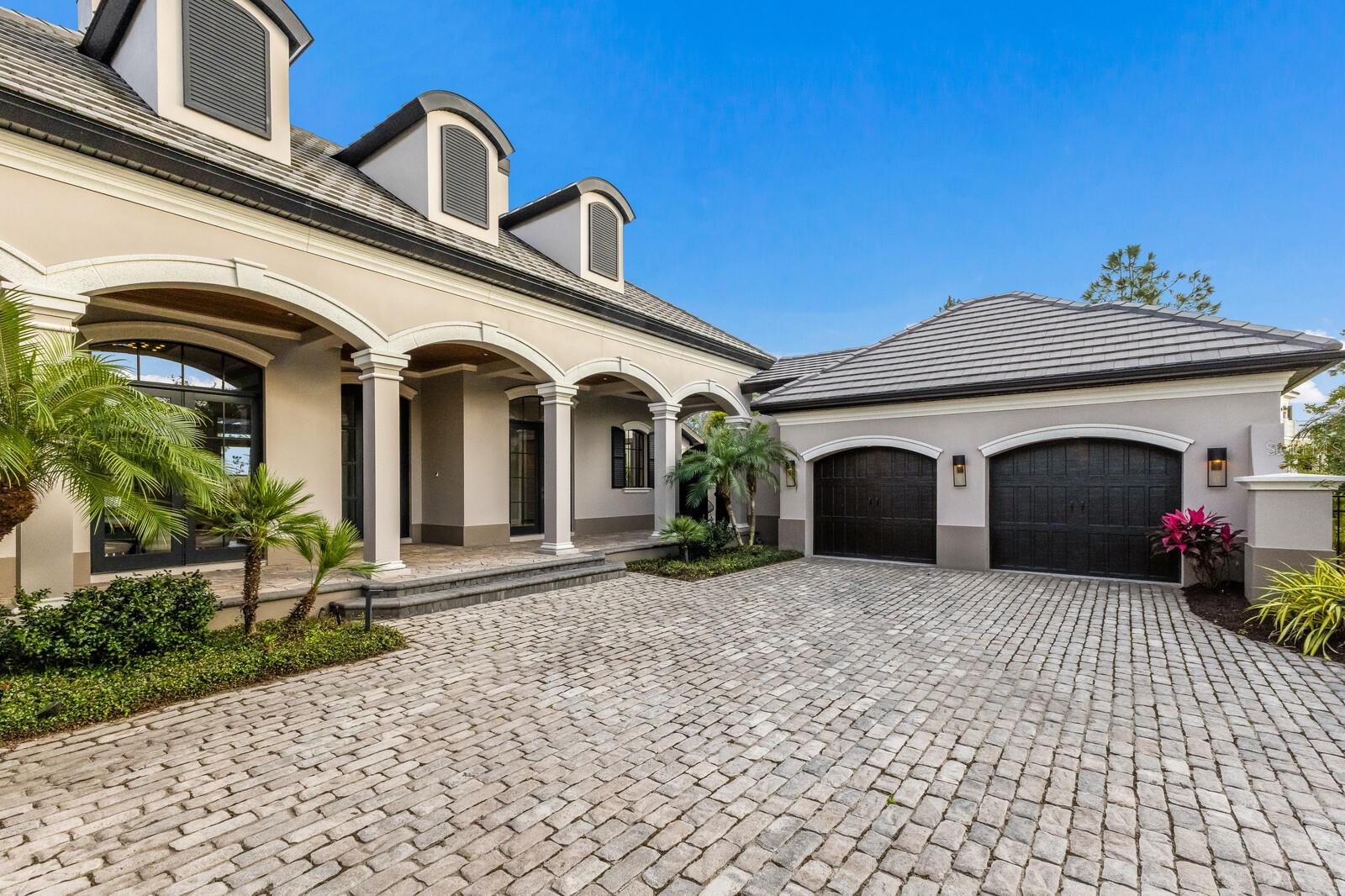 LAKE CLUB - Residential