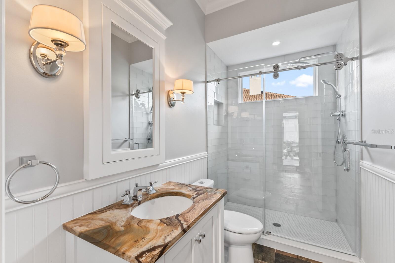 LAKE CLUB - Residential