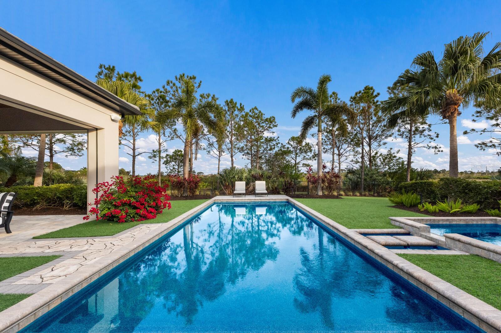 LAKE CLUB - Residential