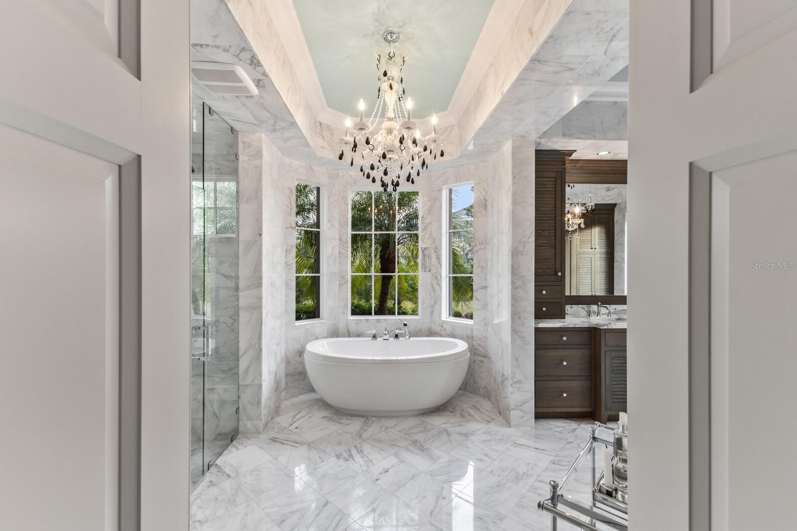 LAKE CLUB - Residential