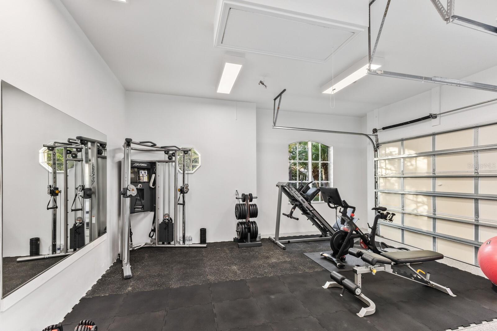 LAKE CLUB - Residential