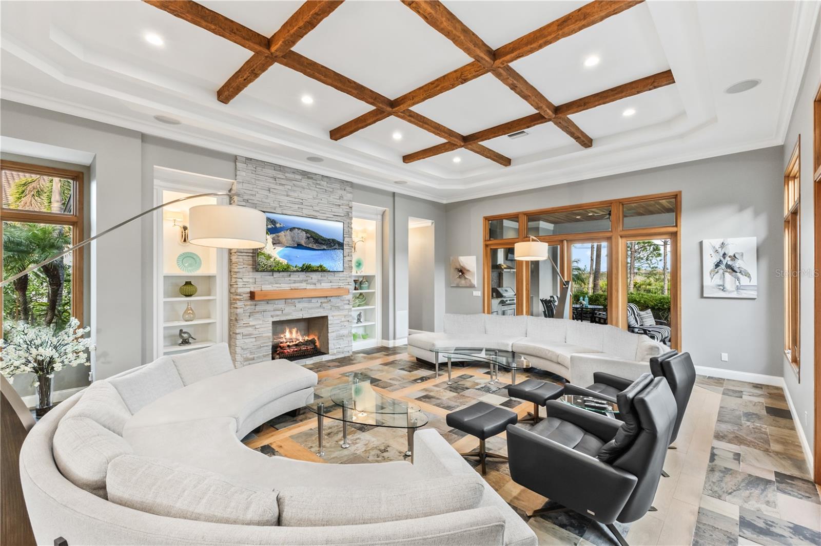 LAKE CLUB - Residential