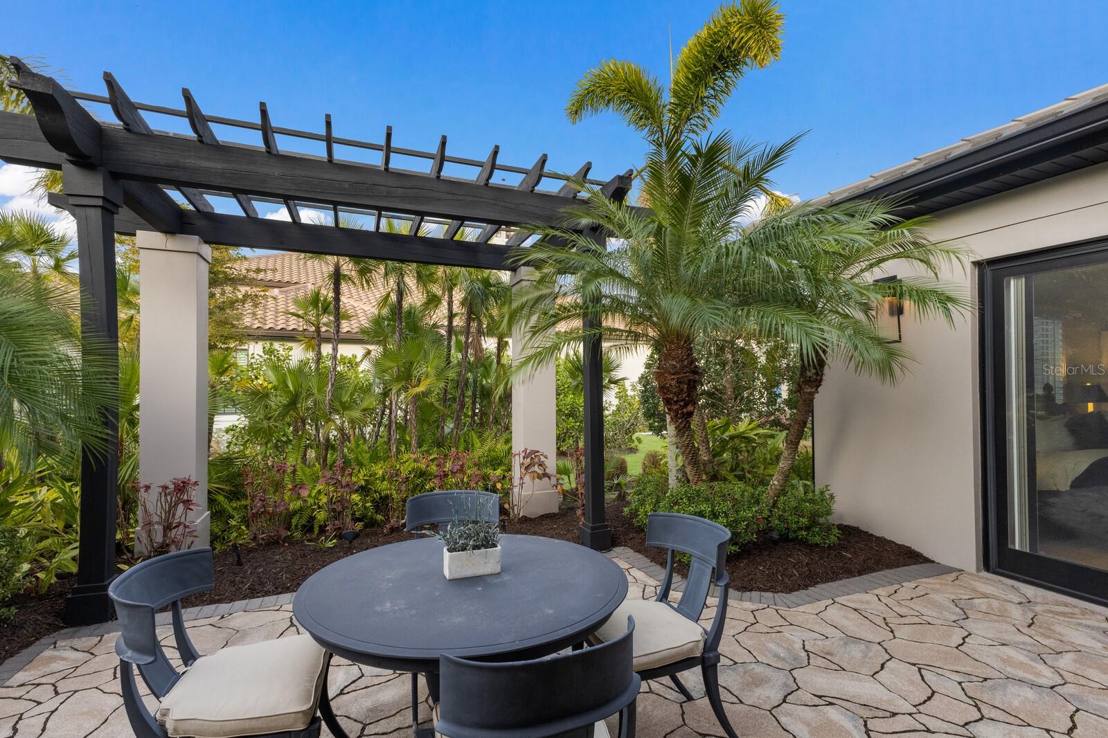 LAKE CLUB - Residential