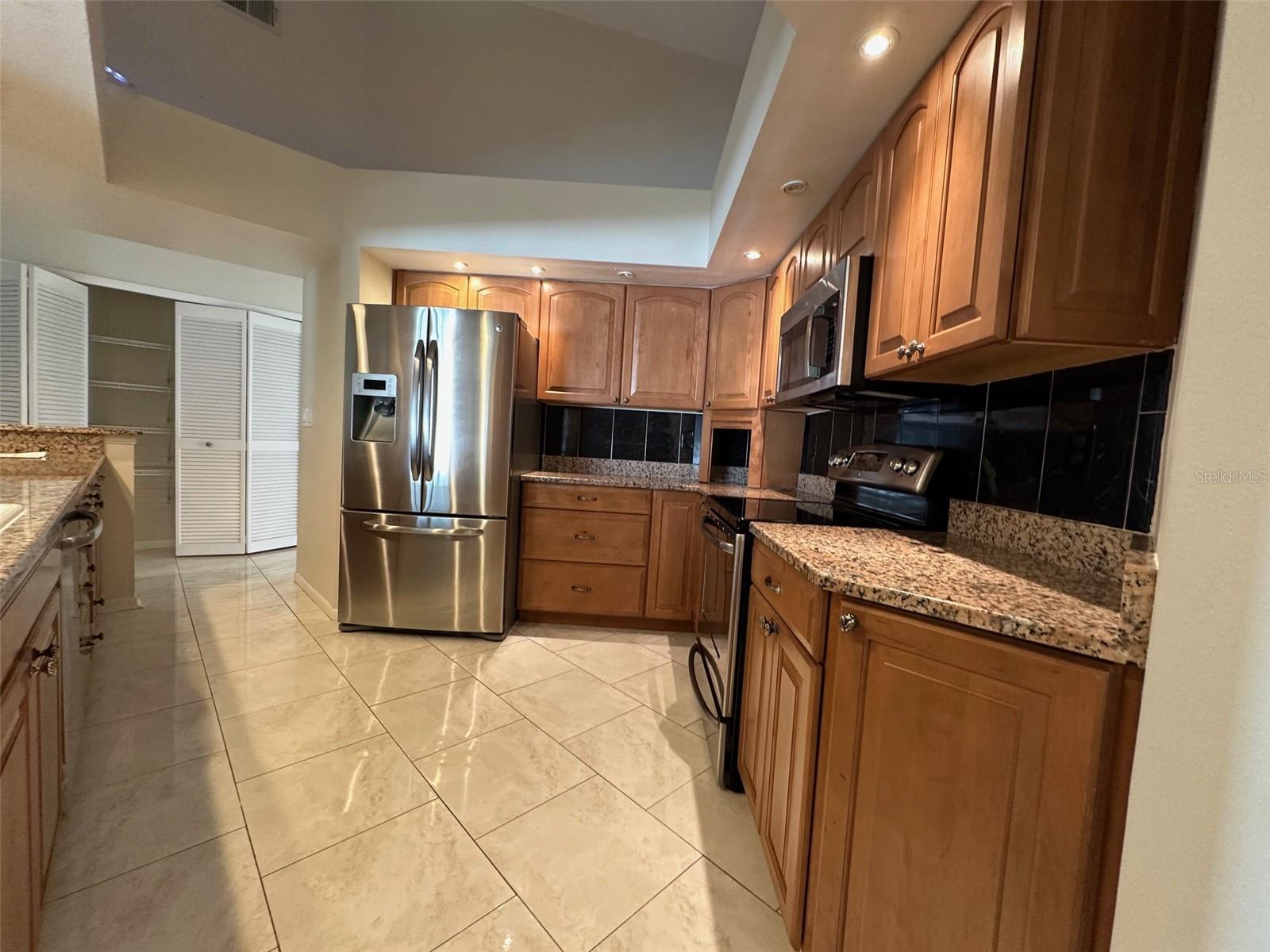 ALLENS RIDGE - - Residential Lease