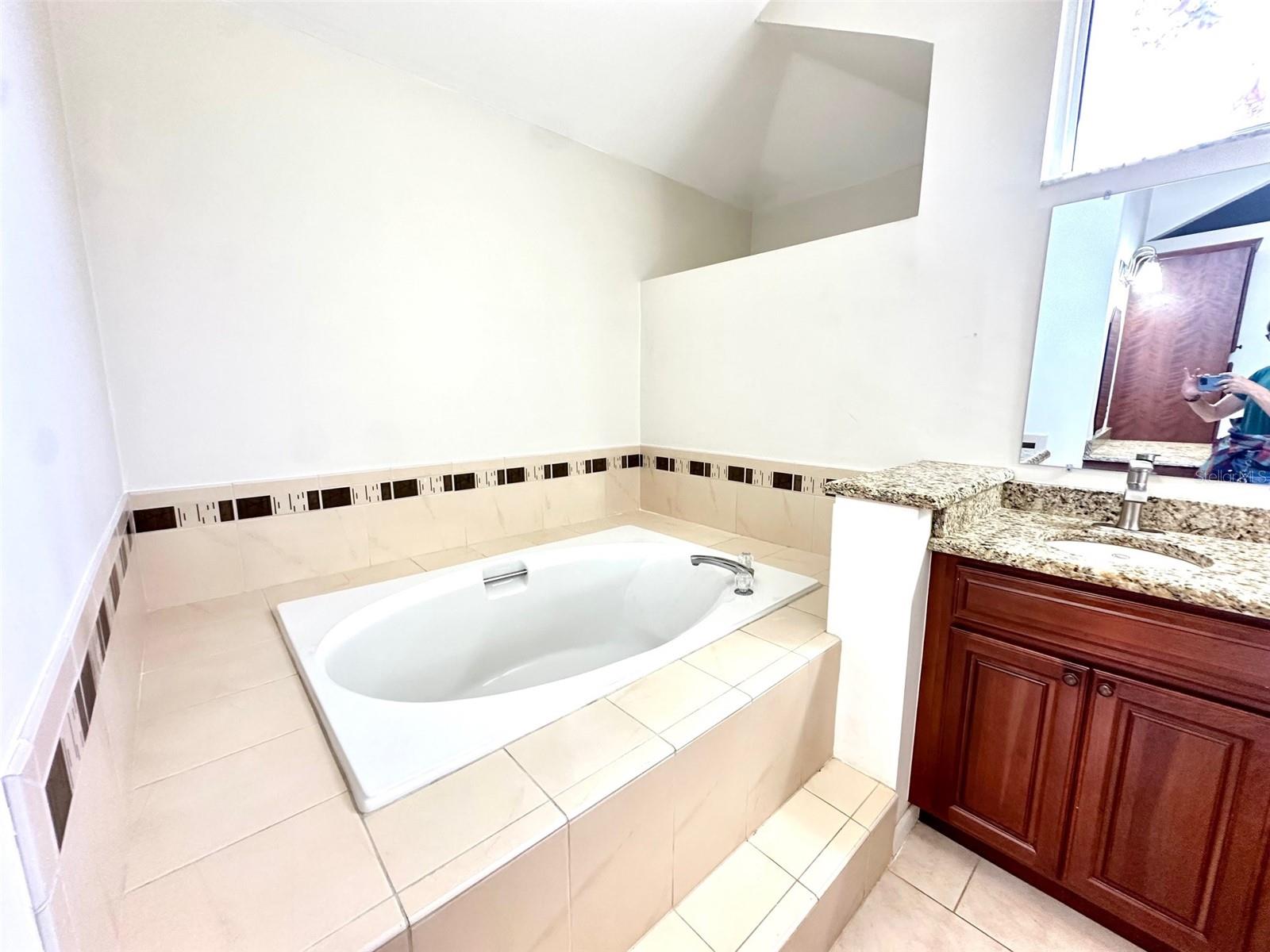 ALLENS RIDGE - - Residential Lease