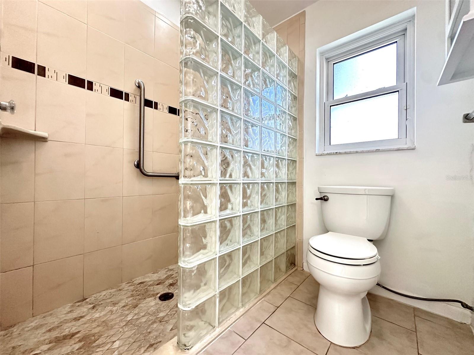 ALLENS RIDGE - - Residential Lease