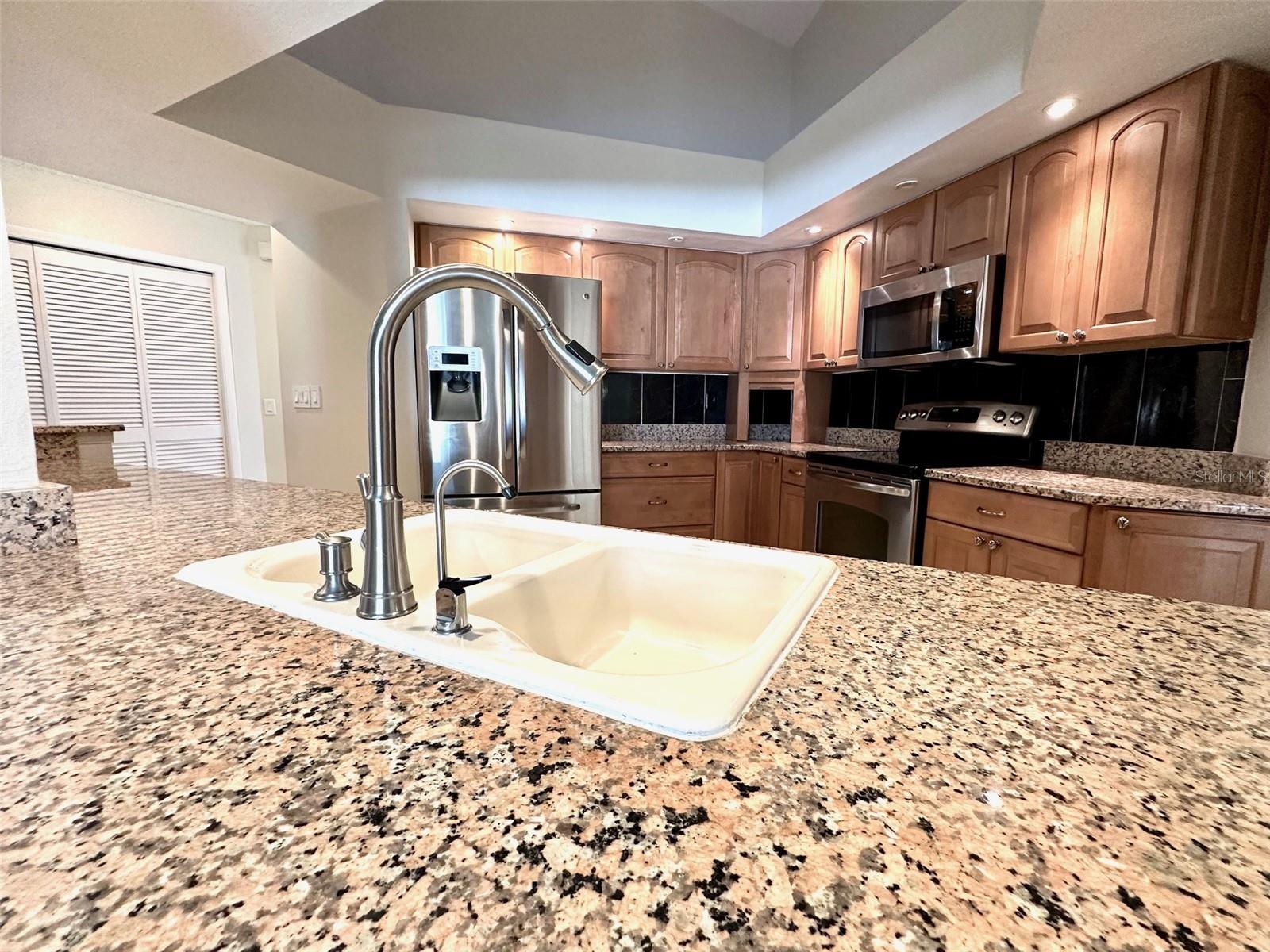 ALLENS RIDGE - - Residential Lease