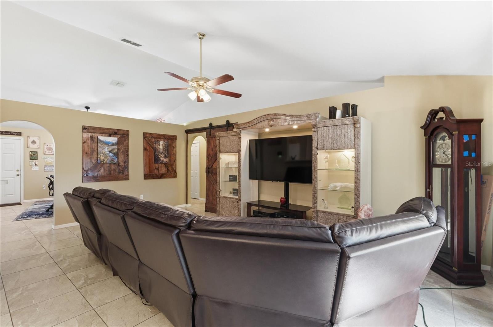 MARION OAKS UN 07 - Residential