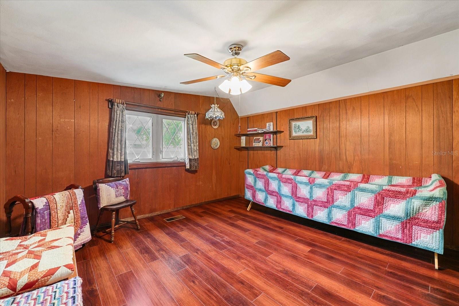 HAMPSHIRE ACRES - Residential