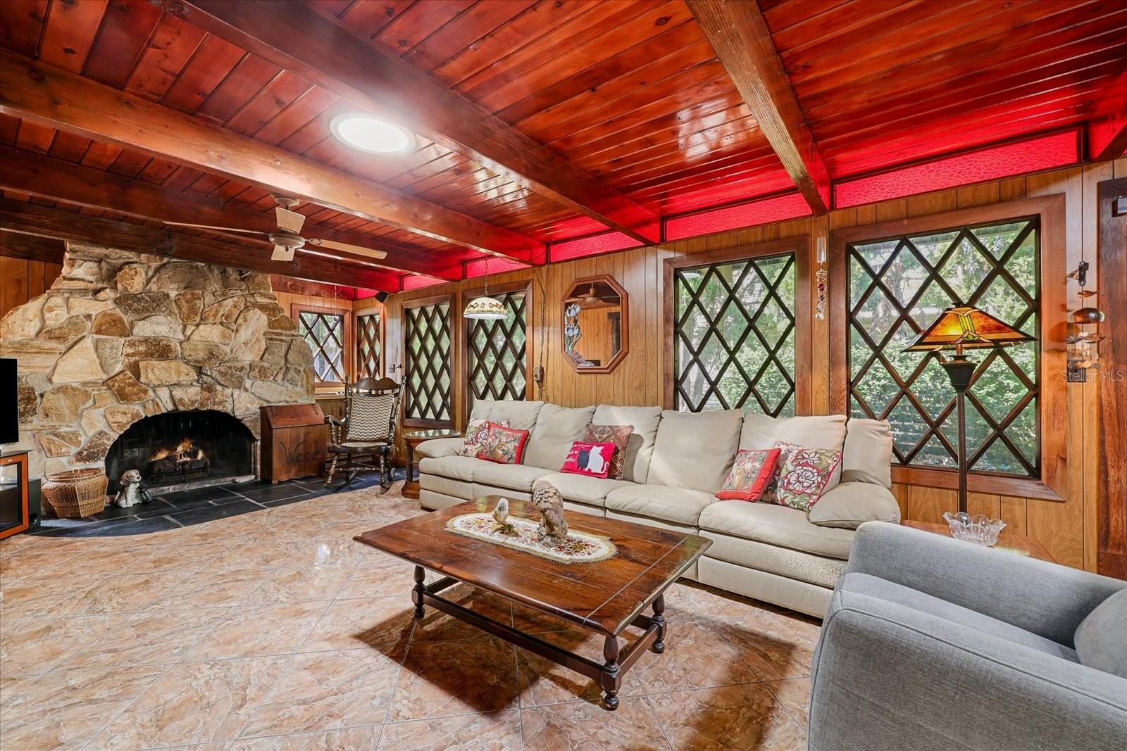 HAMPSHIRE ACRES - Residential