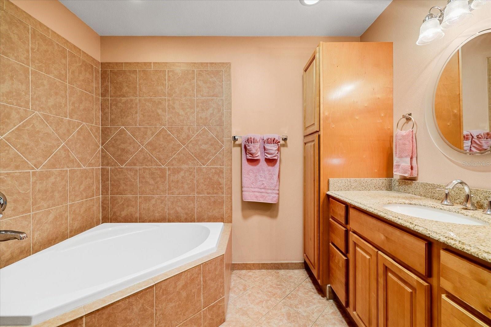 HAMPSHIRE ACRES - Residential