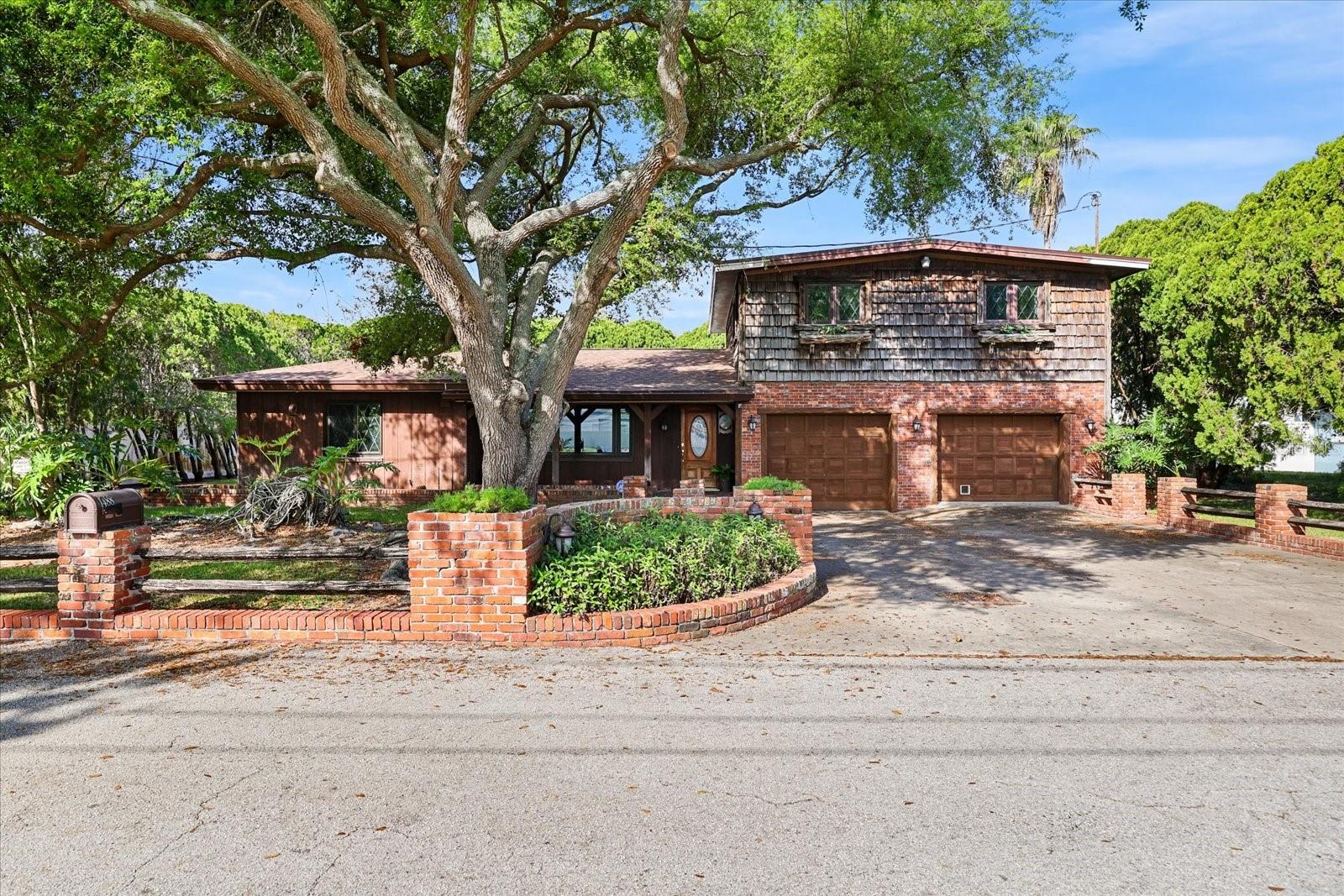 HAMPSHIRE ACRES - Residential