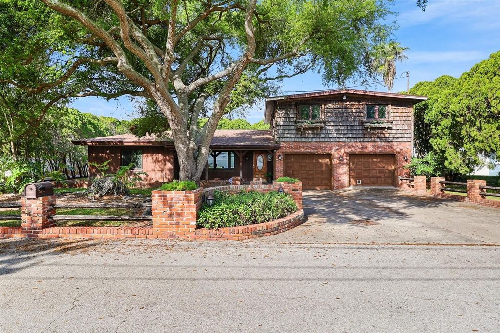 Photo of 1488 Laconia Drive E, Clearwater, FL 33764 (MLS # TB8486060)