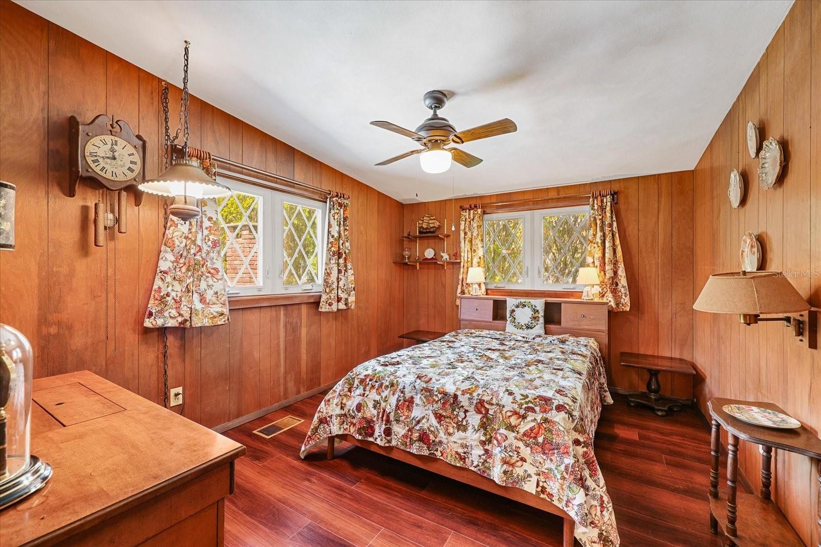 HAMPSHIRE ACRES - Residential