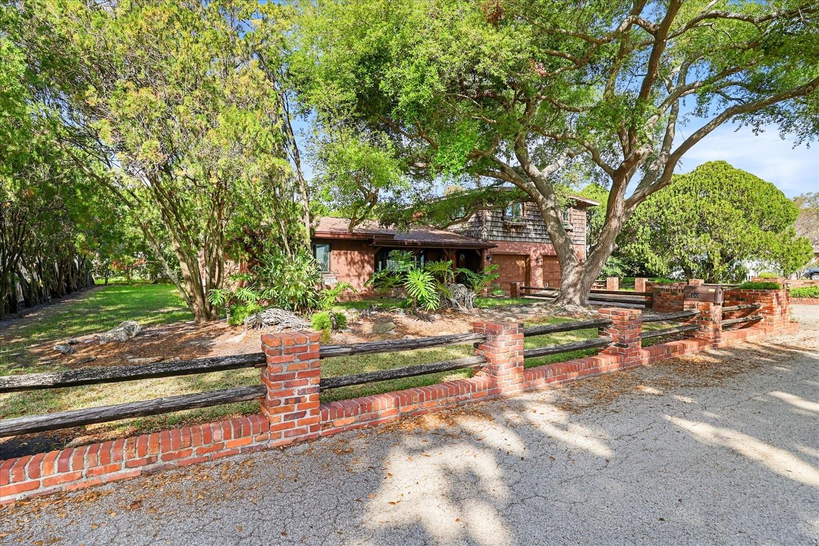 HAMPSHIRE ACRES - Residential