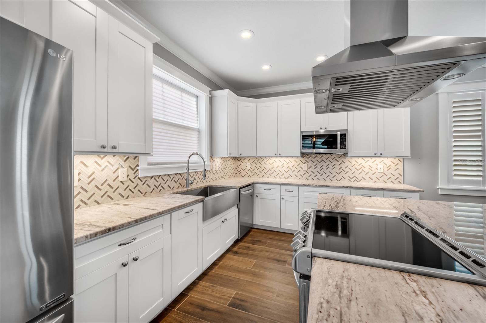 RIVERCREST - Residential