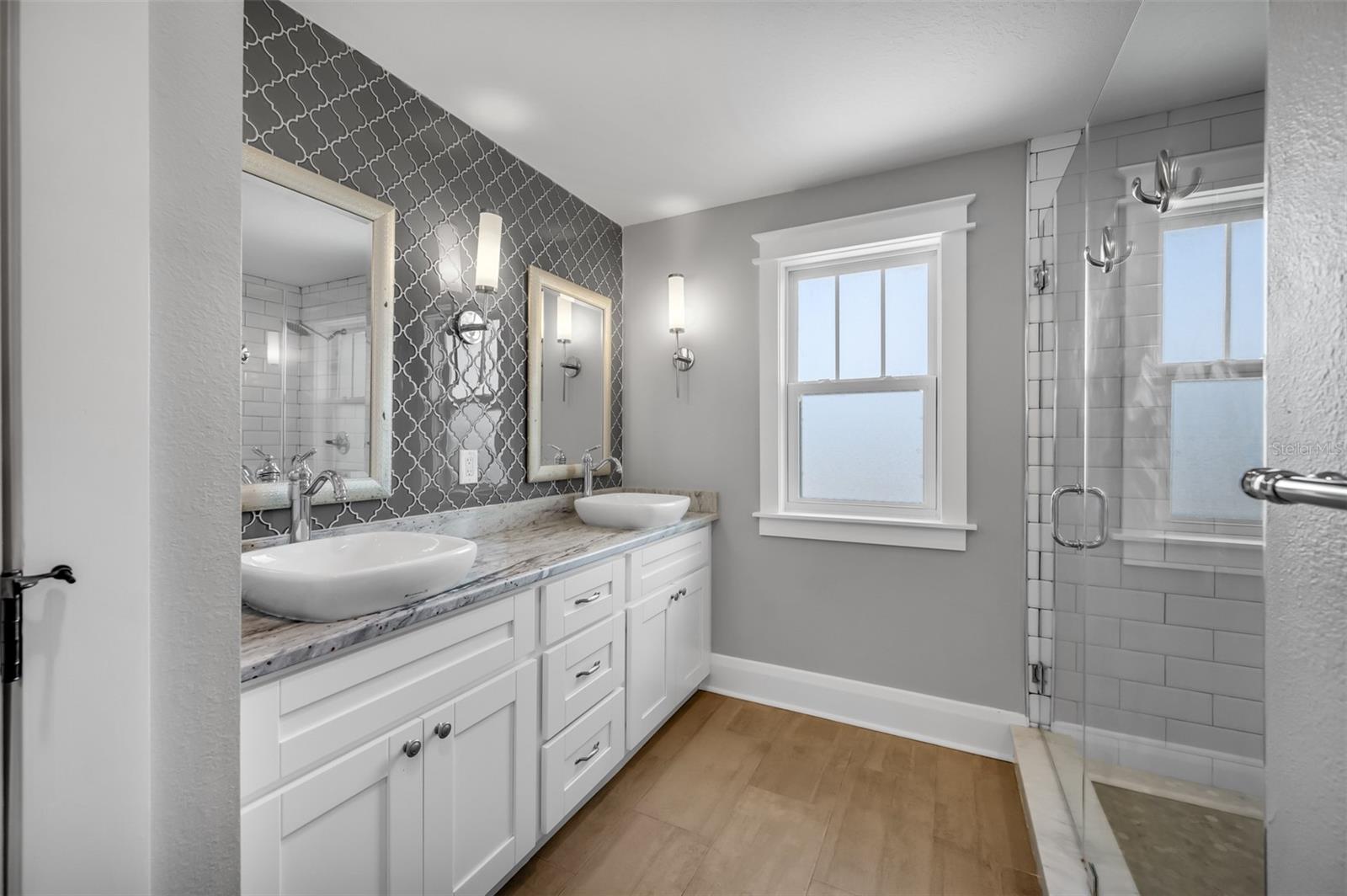 RIVERCREST - Residential